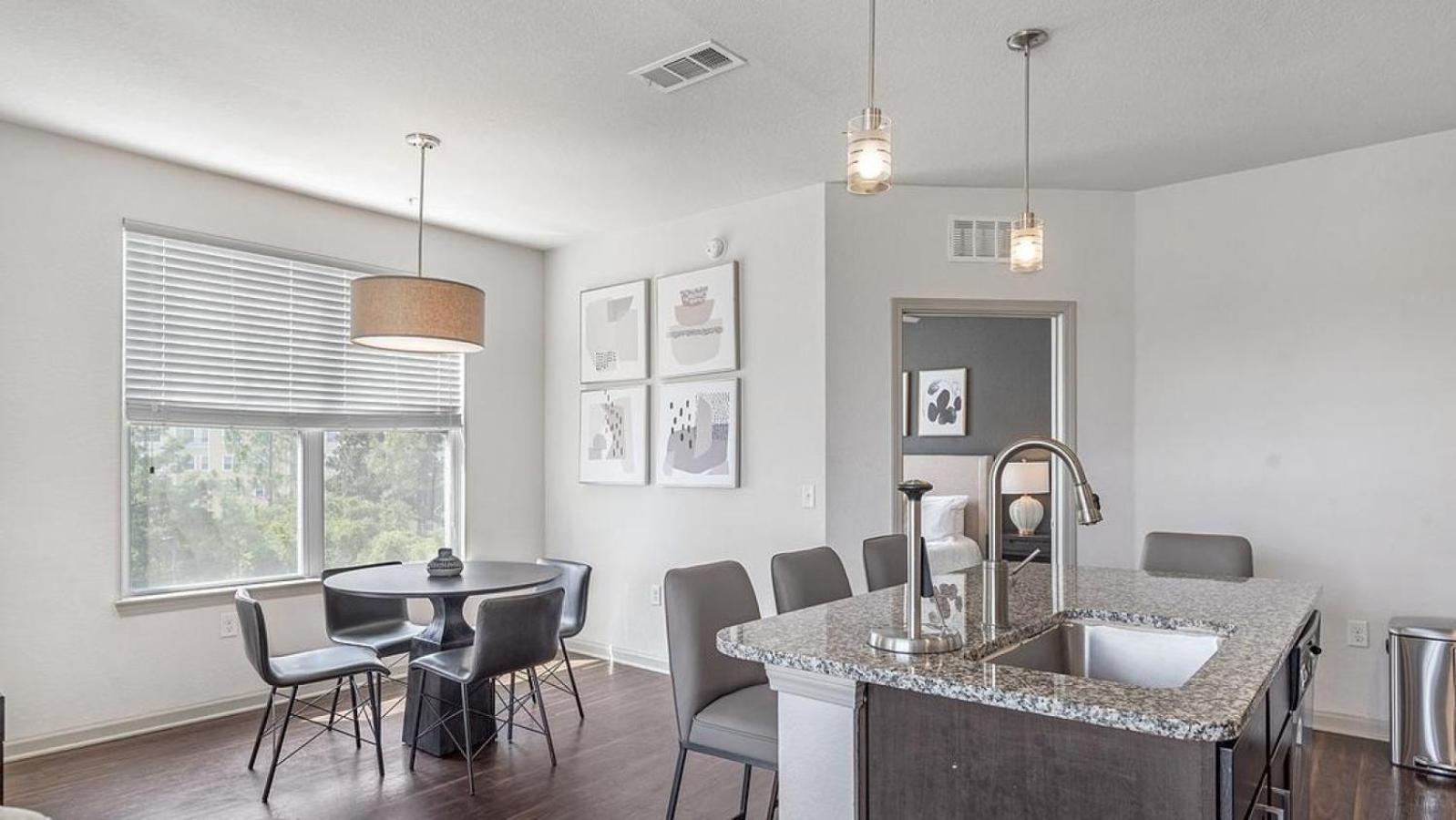 Landing At Latitude At Godley Station - 1 Bedroom In Apartment *